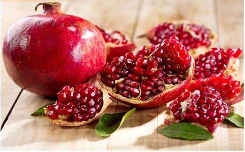 秋冬季节干燥哪些水果可以多吃？这些水果起到润肤补水的效果最适合秋冬季节食用
